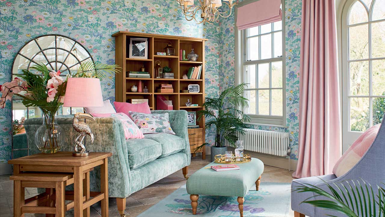 Feminen çizgilerde romantik bir salon için öneriler