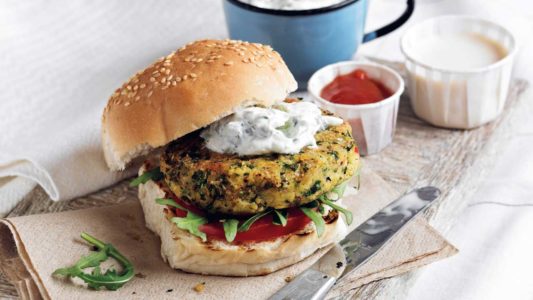Falafel burger tarifi &#8211; 4 kişilik etsiz burger