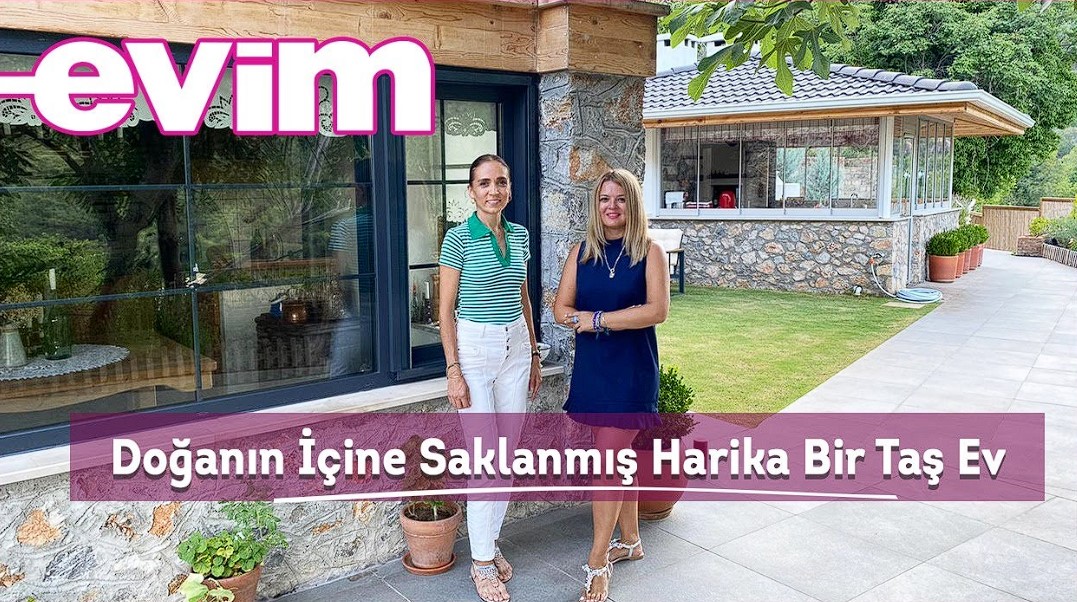 Doğanın içine saklanmış harika bir taş evdeyiz