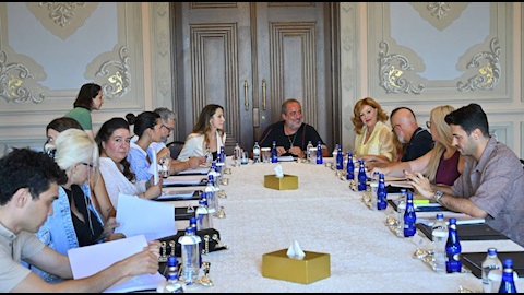 Eda Ece, Sumru Yavrucuk ve İbrahim Selim’den yeni dikey dizi: “Yeni Nesil Aile”